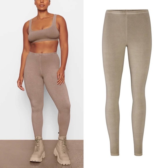 SKIMS Pants - SKIMS Outdoor Leggings in Desert Tan High Rise Smoothing Breathable Size XS NEW